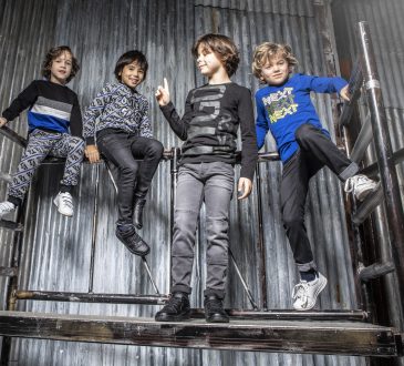 Shoppen in een kindermerkkleding webshop